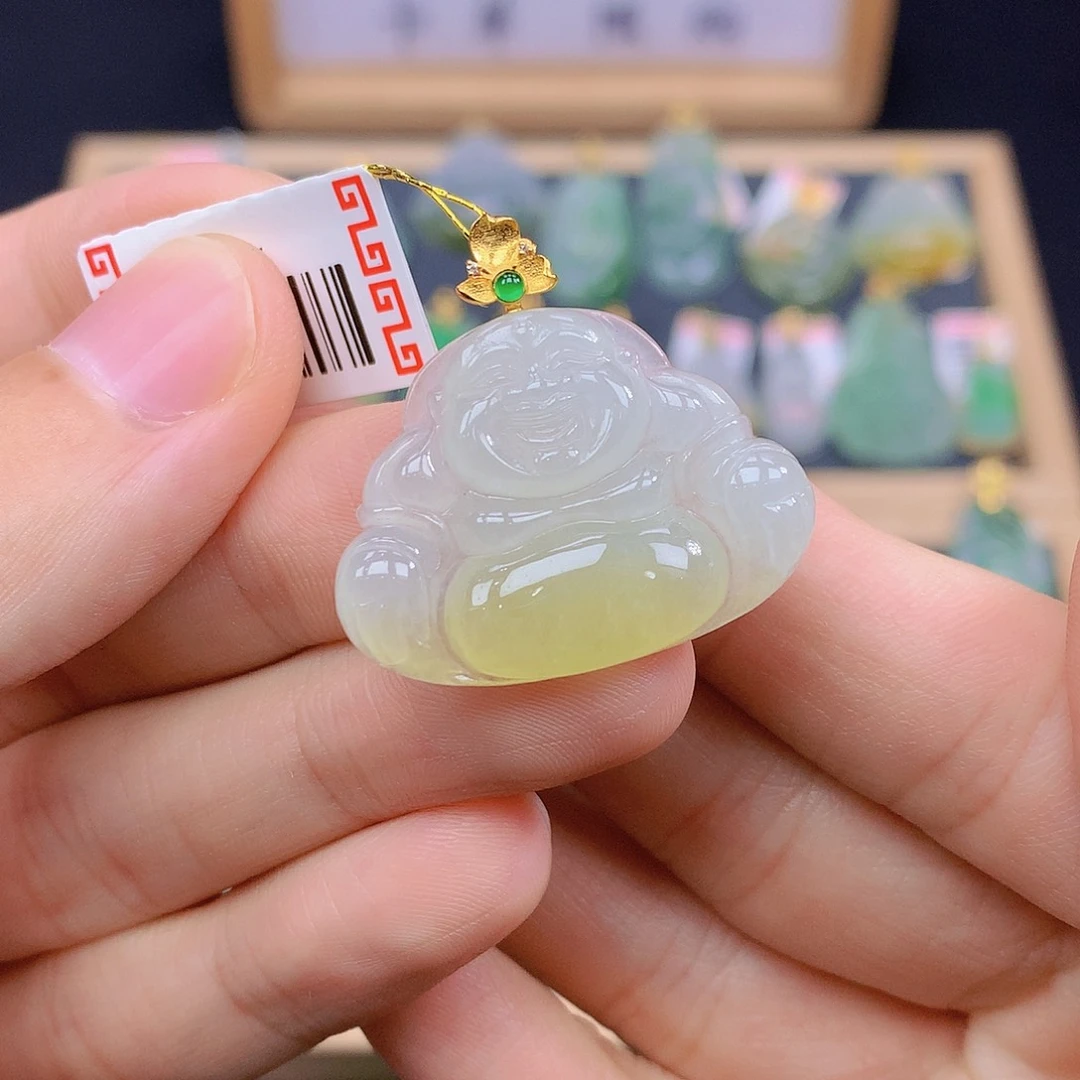 翡翠18K金镶嵌颈饰翡翠
