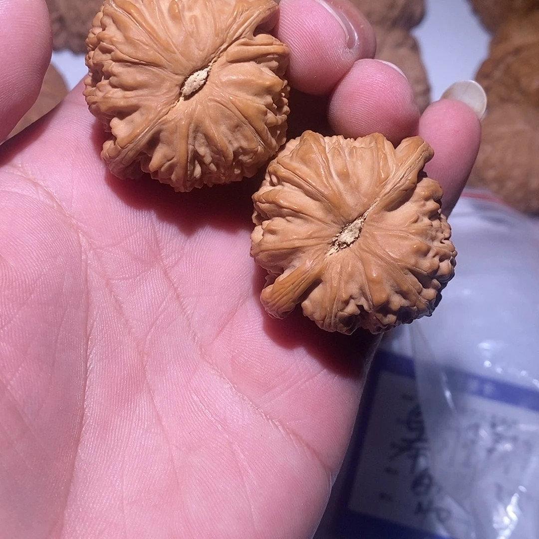 把件文玩核桃翱*白狮子