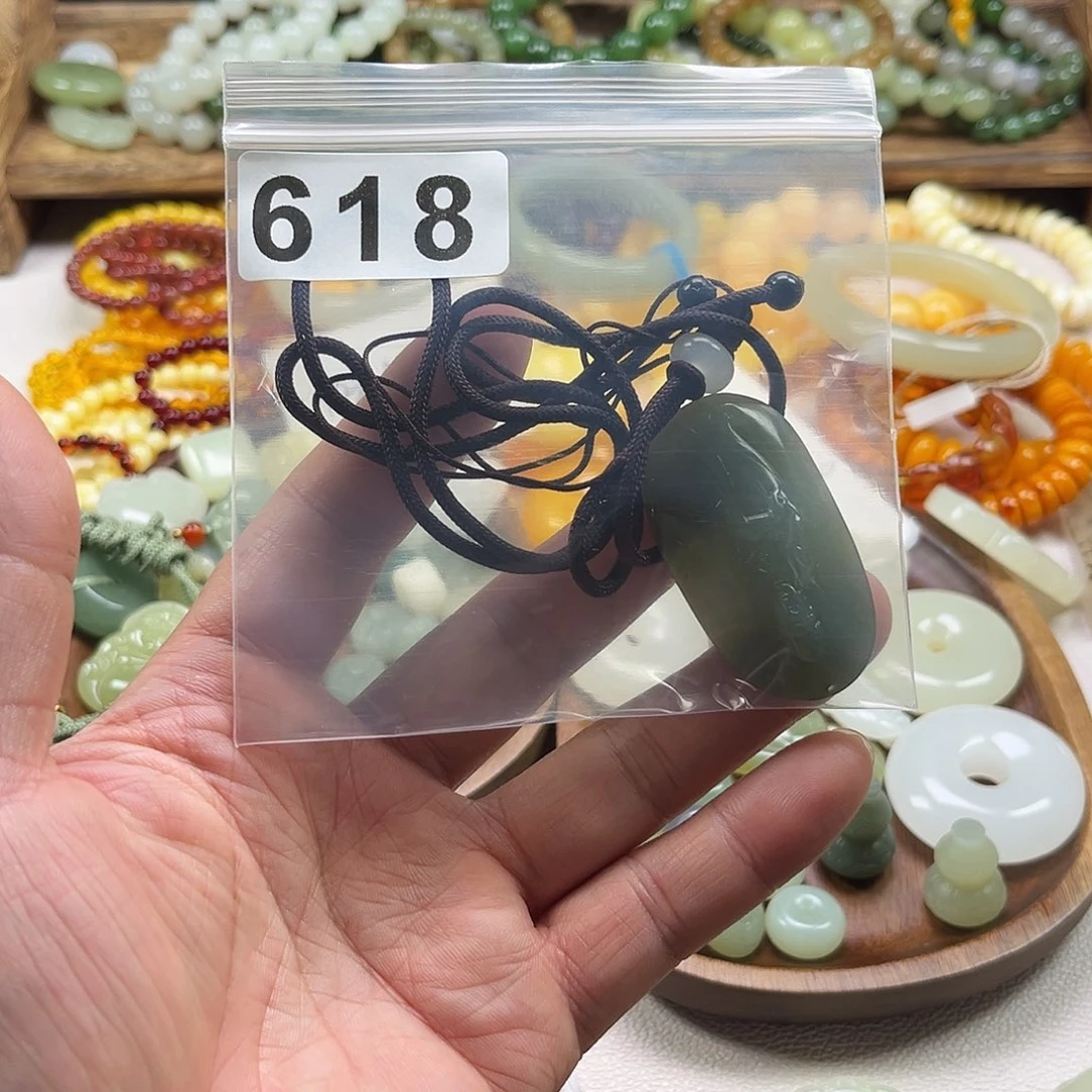 L***）玉个人收藏饰品孤品