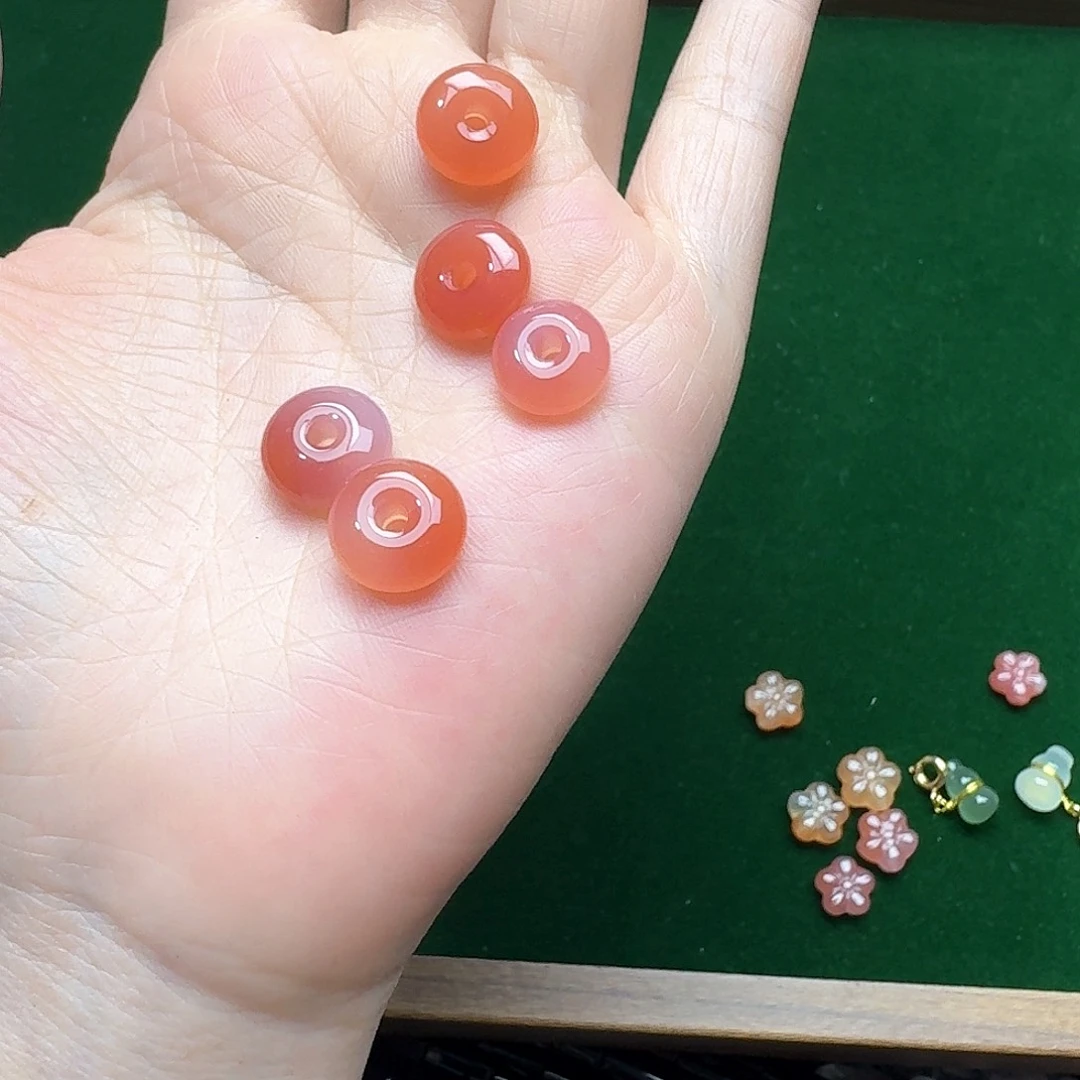 玛瑙/玉髓未镶嵌珠宝半成品一个盐源平安扣