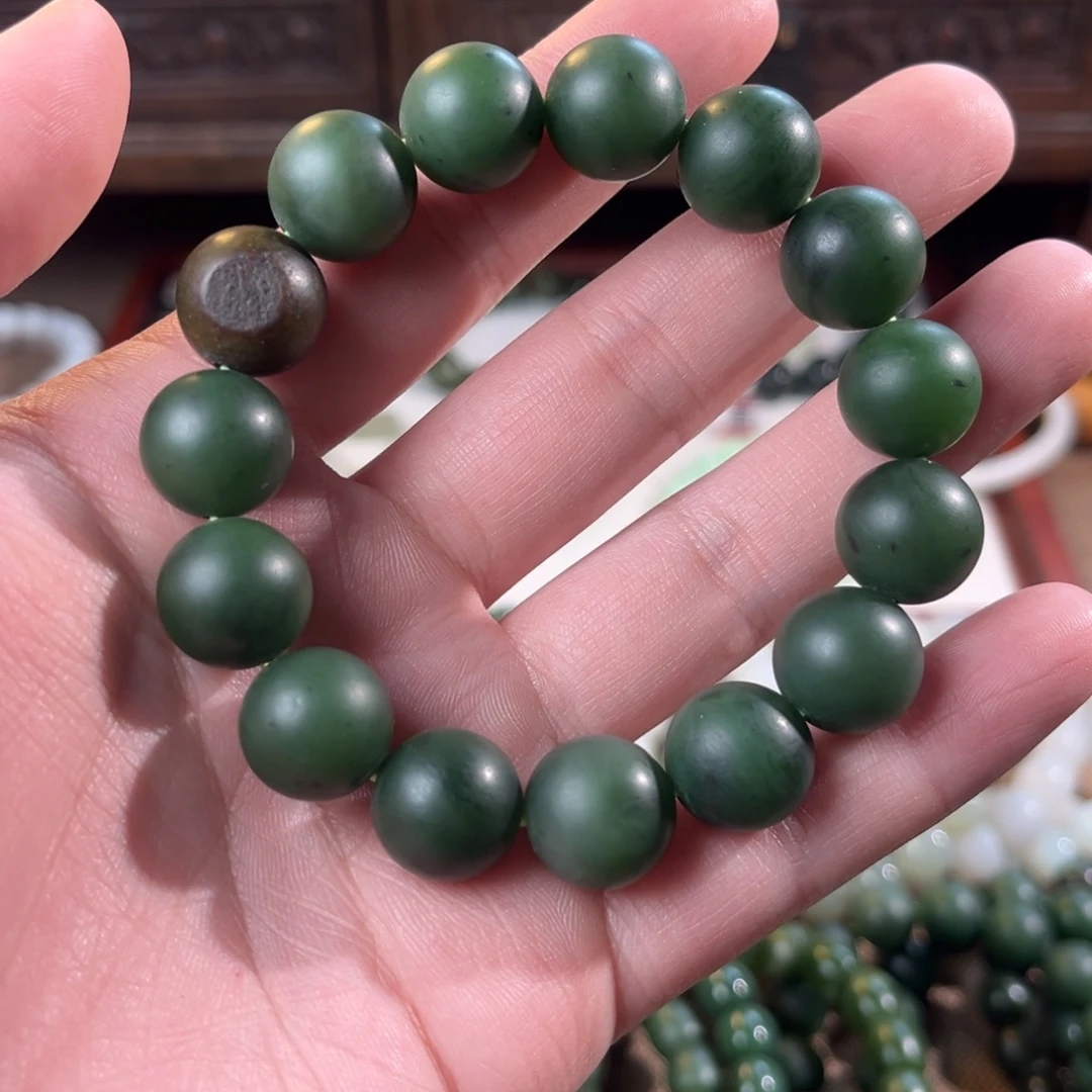 啬***晏和田玉未镶嵌手链