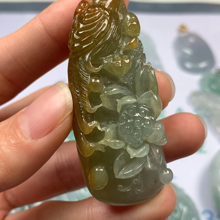 翡翠未镶嵌颈饰翡翠