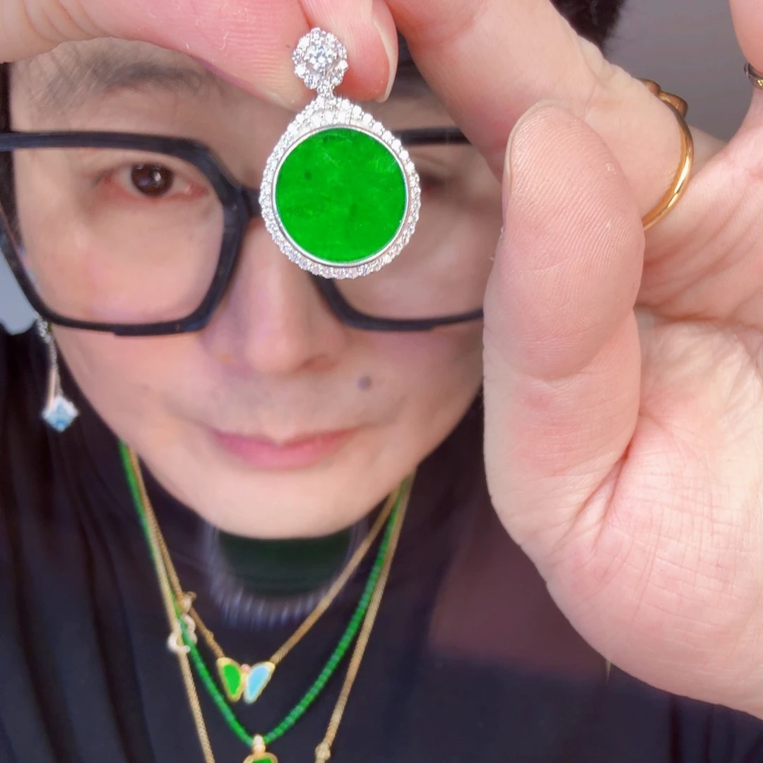翡翠挂件未镶嵌一件