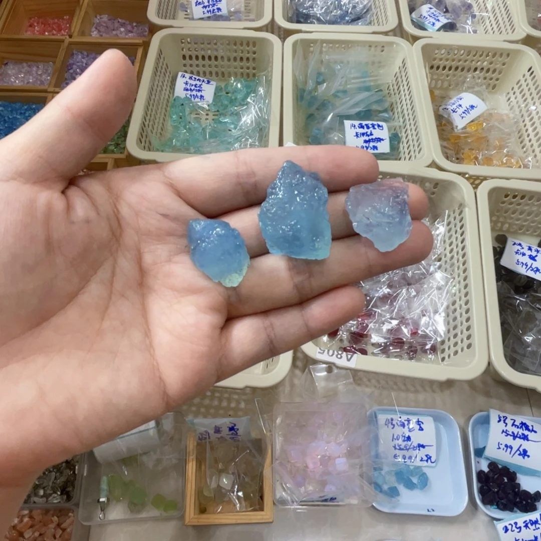 蒜****未镶嵌珠宝半成品水晶
