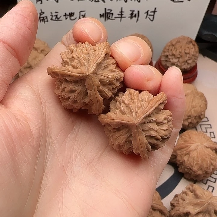 文玩核桃吊坠盘山三棱