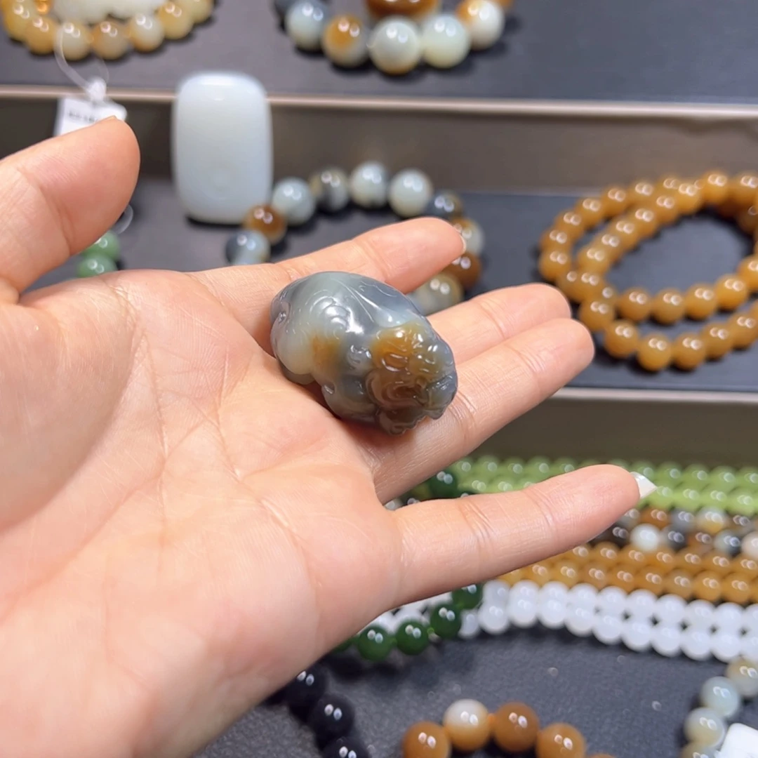 和田玉颈饰未镶嵌山**7