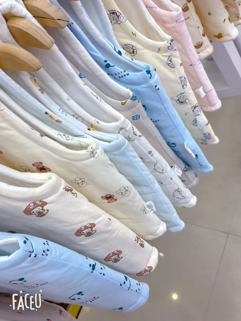 童缘新款宝宝保暖神奇满印保暖马甲