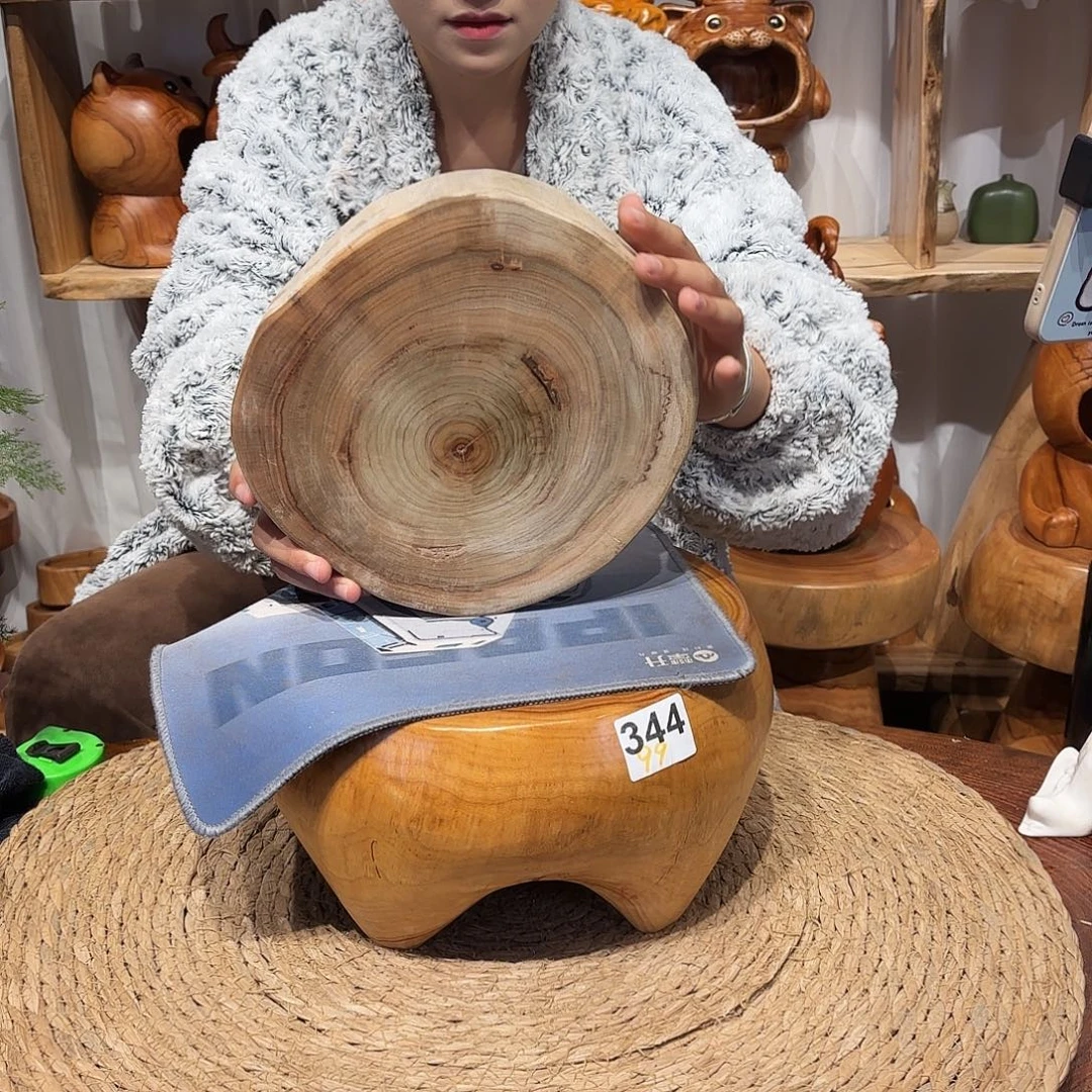 用***5香樟木根雕凳子一物一拍