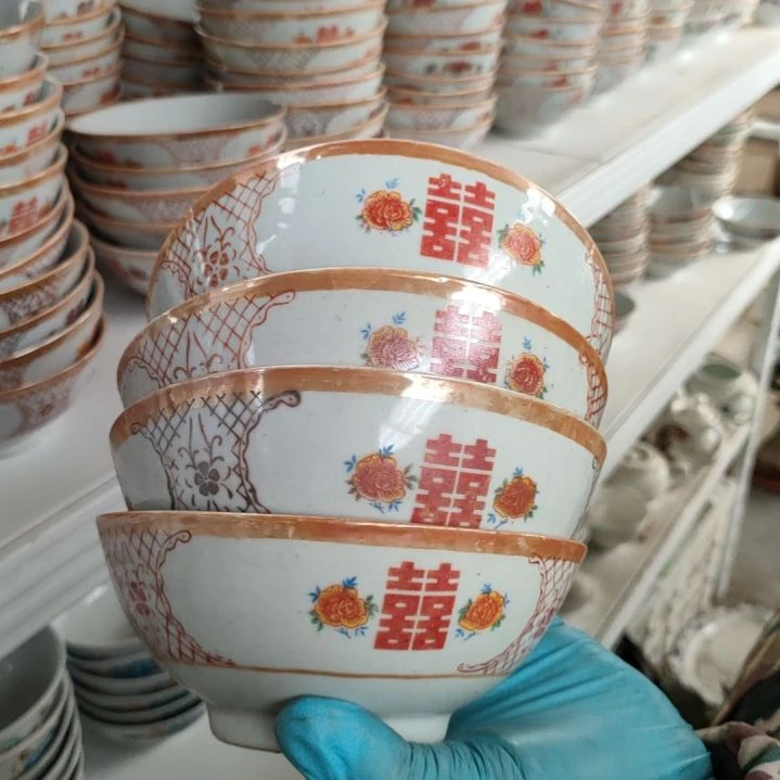 摆件。陶瓷盘子碗啥都有