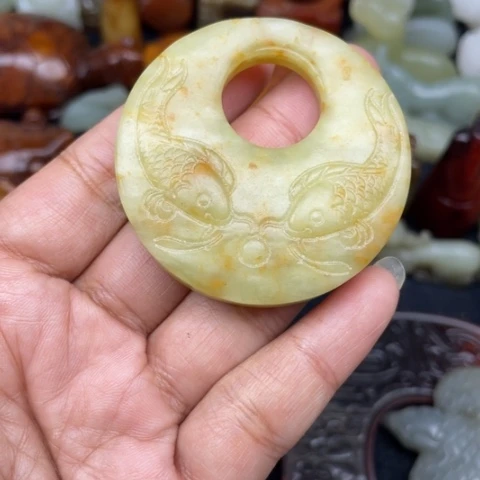 蛇纹石玉未镶嵌颈饰40