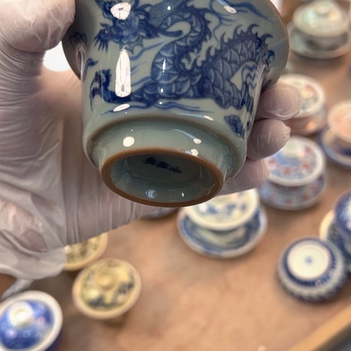 瓷片淘泥青花铠甲龙马蹄盖碗