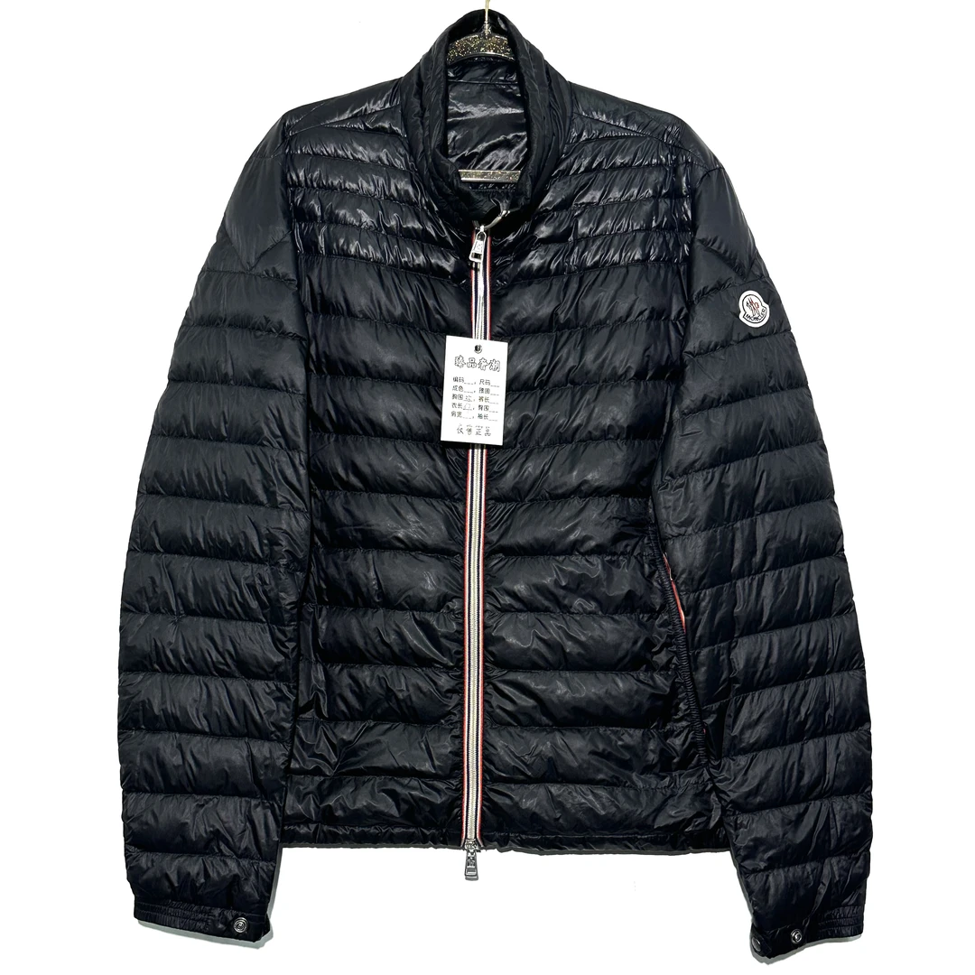 99新 MONCLER 经典logo黑色羽绒外套 0856