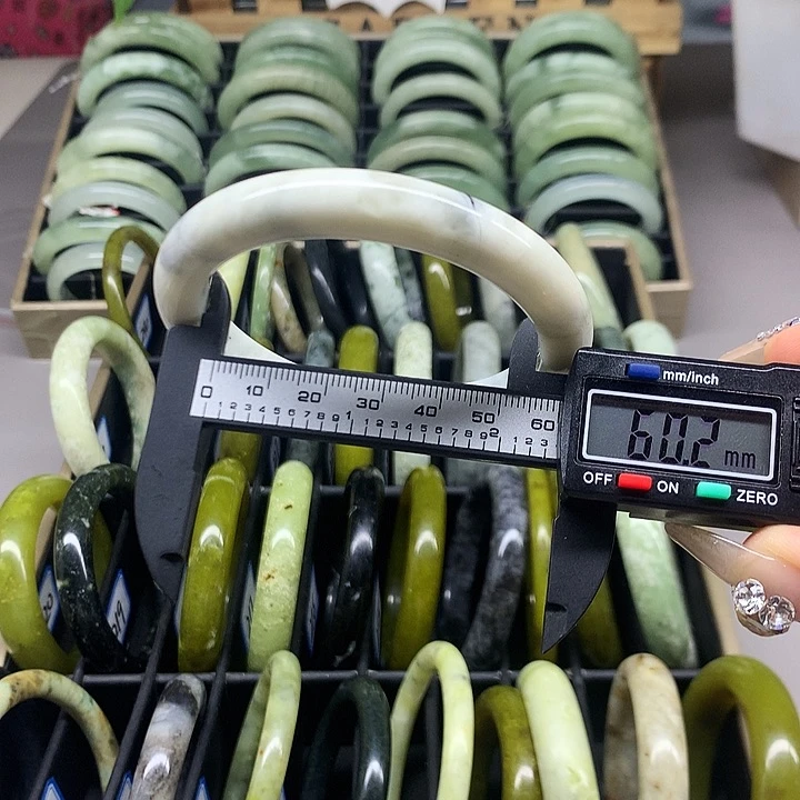 未镶嵌蛇纹石玉手镯229