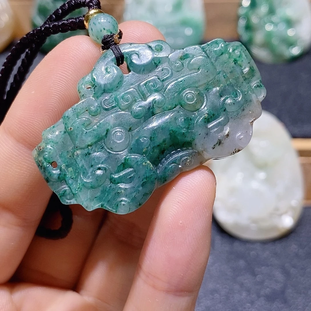 独山玉未镶嵌吊坠
