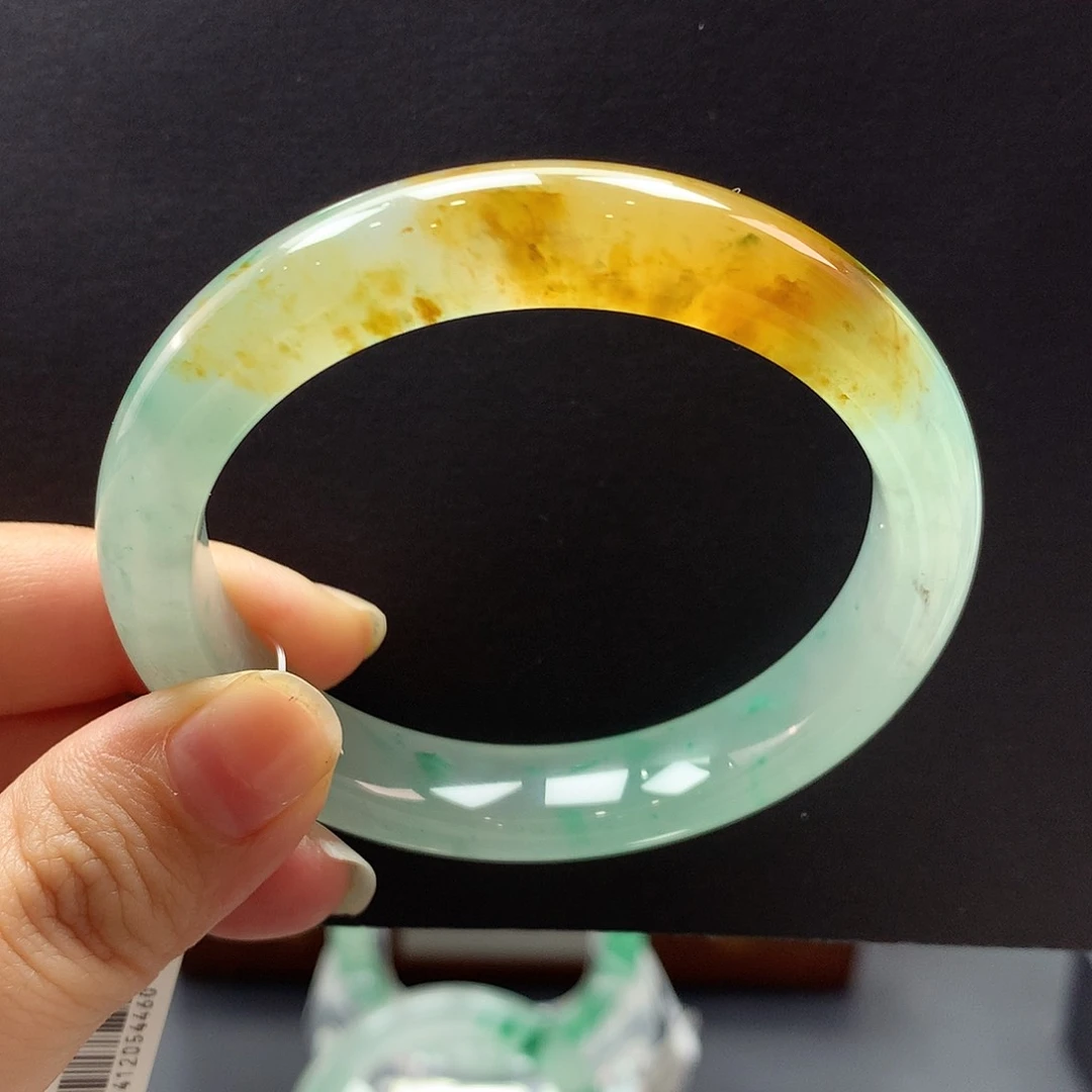 石英质玉手镯未镶嵌胡****）