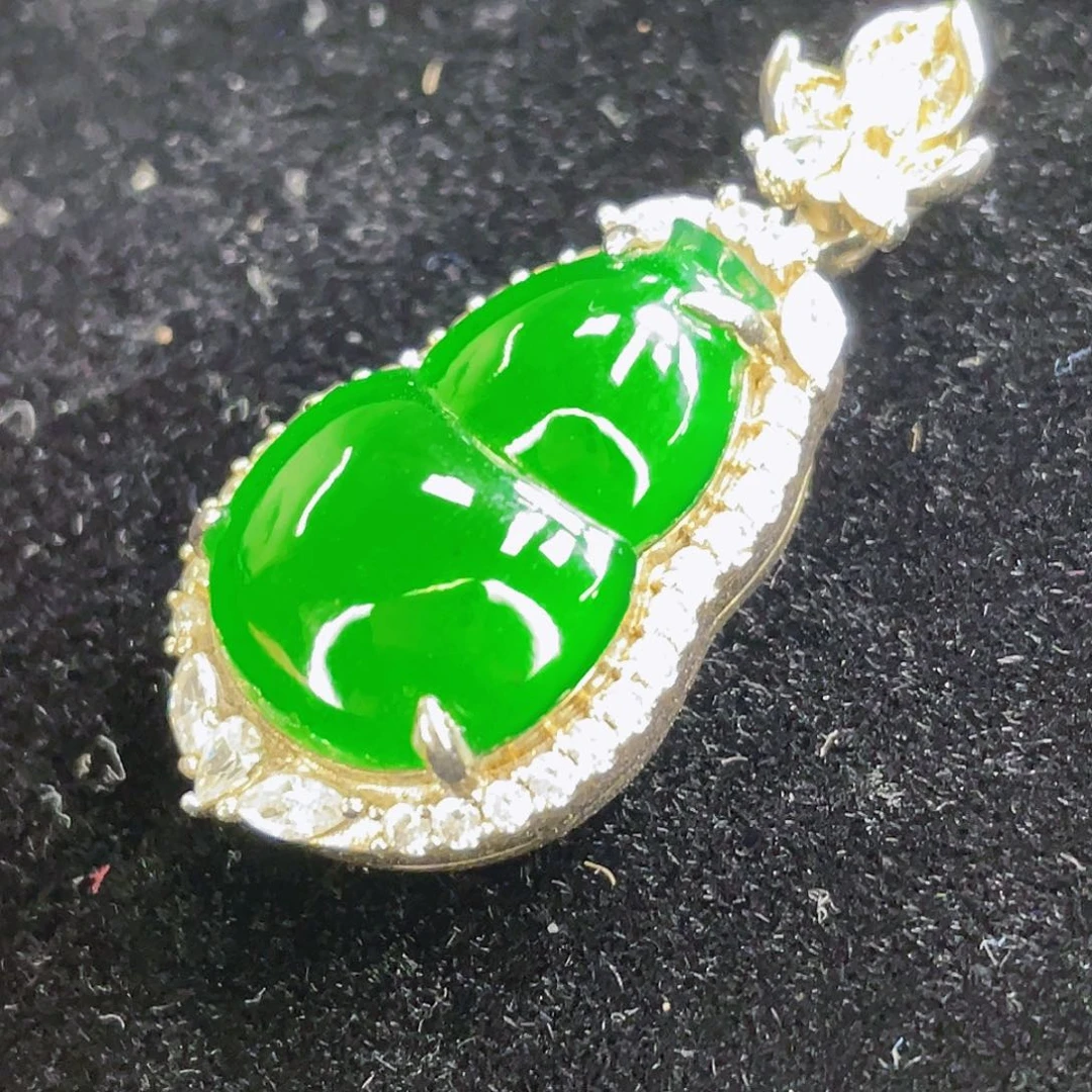 吊坠(不含链)未镶嵌翡翠