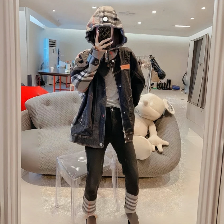 1070轻奢女装 魅力所在 春秋羊毛呢拼接宽松牛仔阔型连帽外套