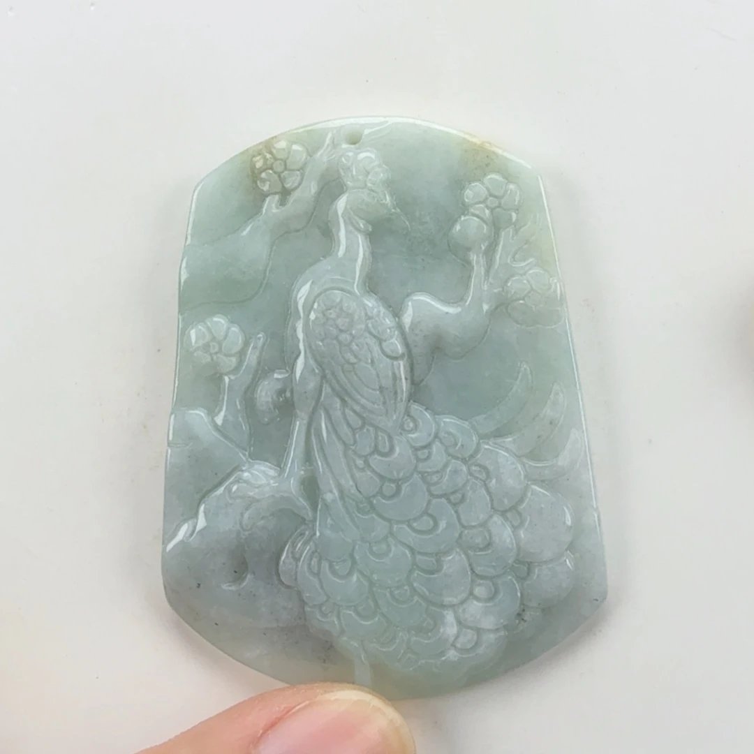 翡翠挂件未镶嵌翡翠