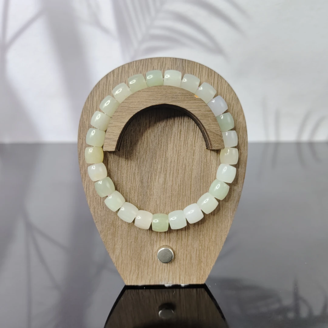 X和田玉多宝直切手串（卡8）2252