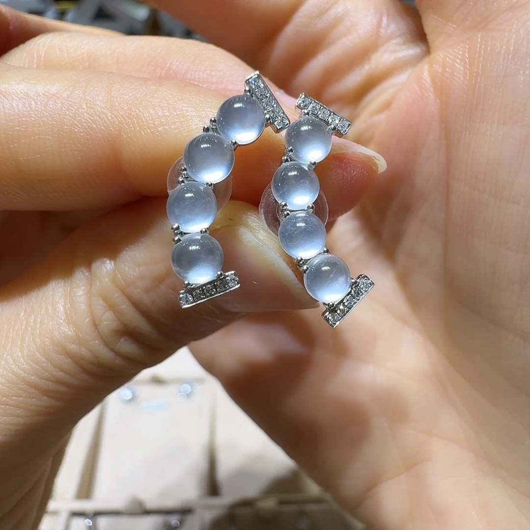 翡翠18K金镶嵌耳钉