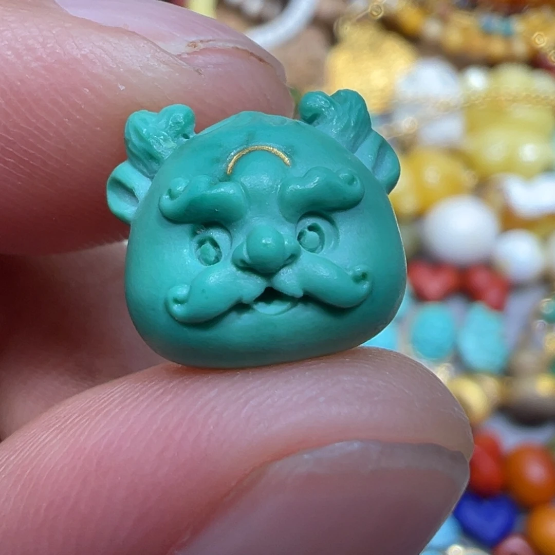 绿松石未镶嵌颈饰