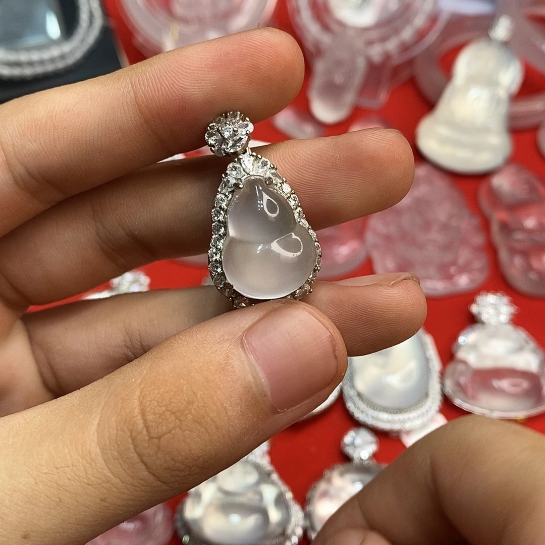 颈饰银S925镶嵌石英质玉