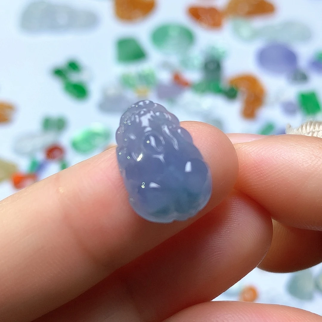 翡翠未镶嵌颈饰皮休