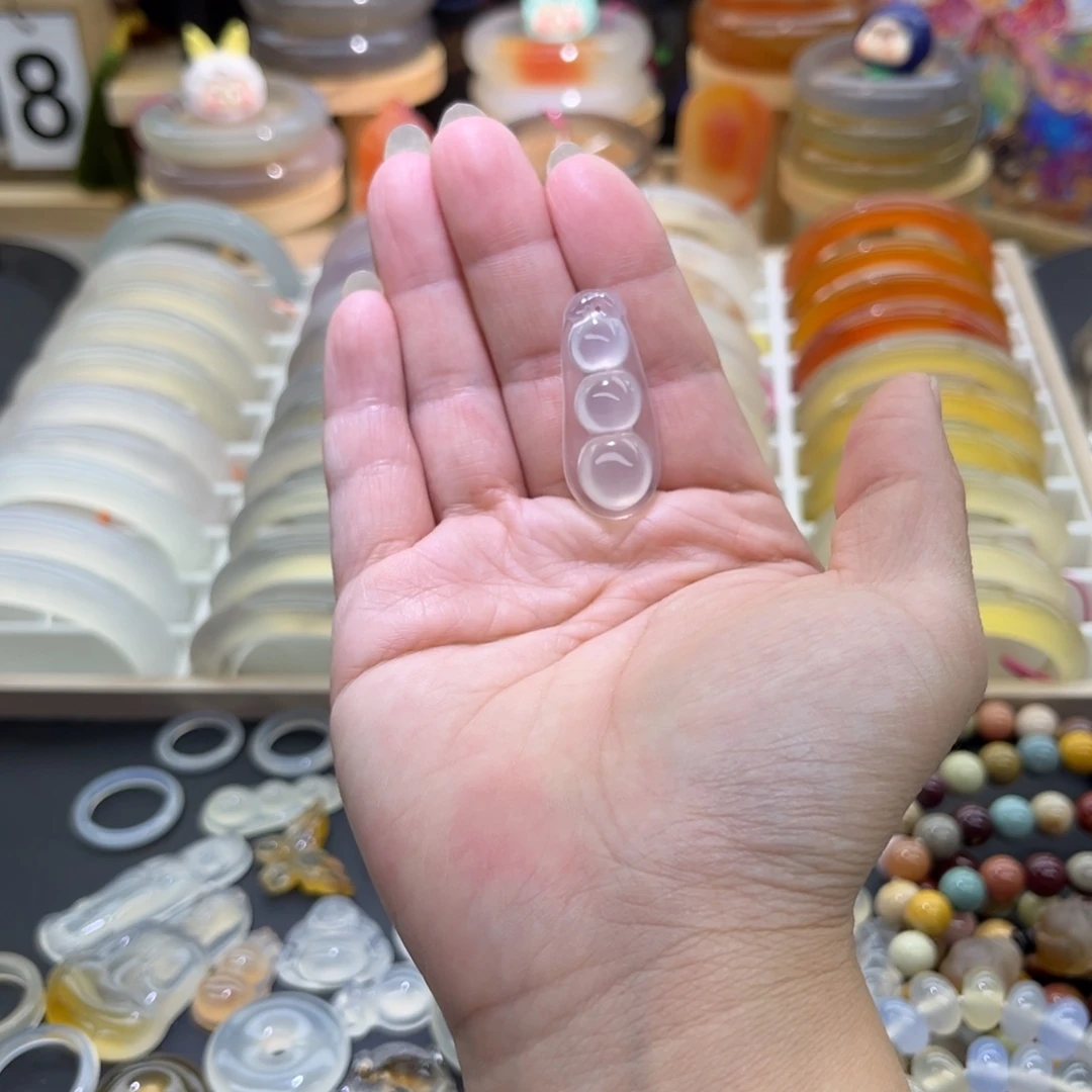 T***桃玛瑙/玉髓未镶嵌颈饰