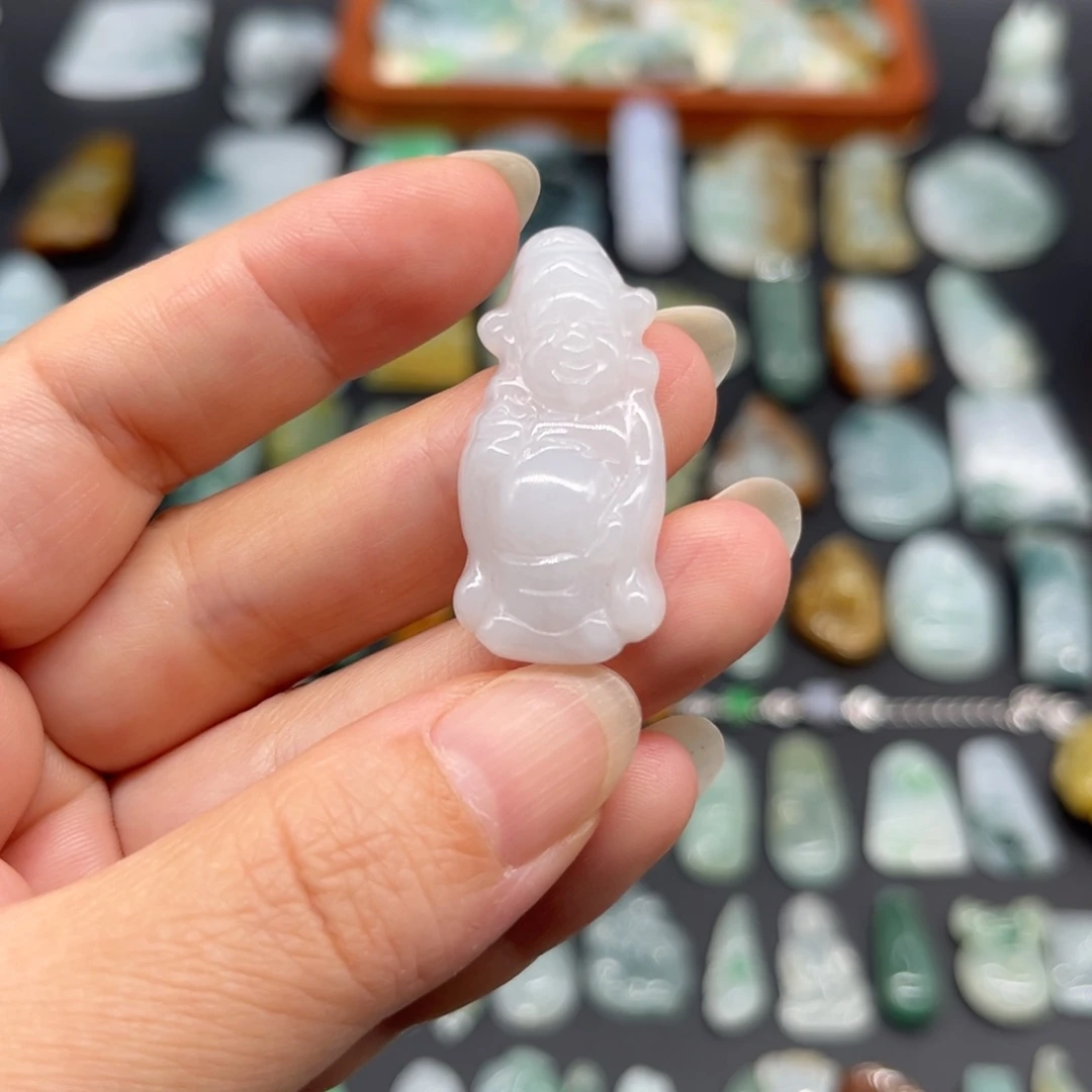 颈饰未镶嵌翡翠财神