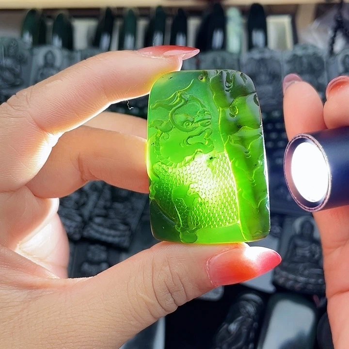 蛇纹石玉未镶嵌挂件泰山玉麒麟