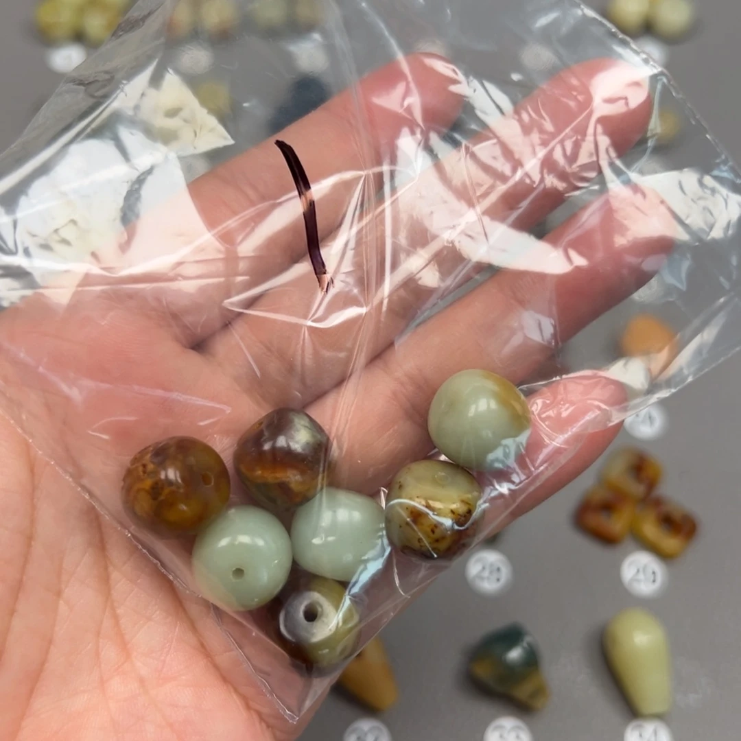 蛇纹石玉未镶嵌颈饰新****舍瑕疵不退不换