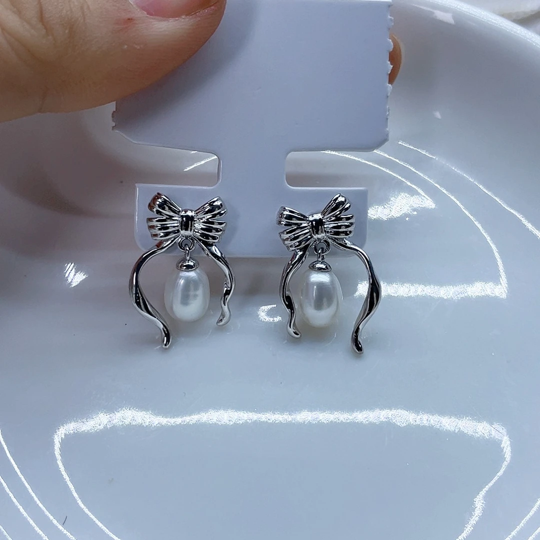 颈饰银S925镶嵌淡水珍珠