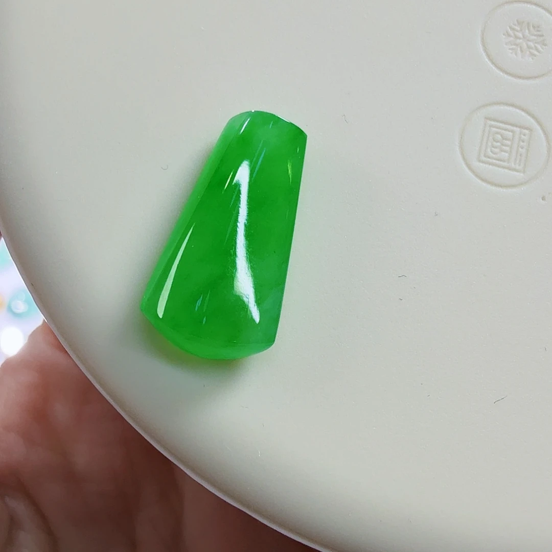 翡翠未镶嵌颈饰无事柱