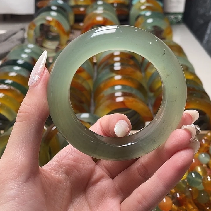 蛇纹石玉未镶嵌手镯53