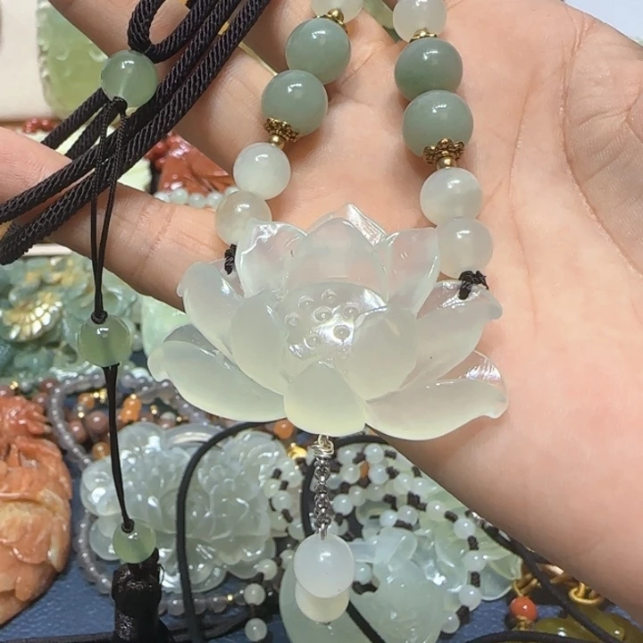 蛇纹石玉吊坠未镶嵌