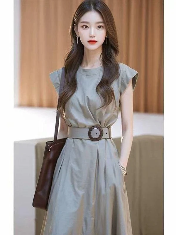 法式冷淡系独特别致灰色收腰新款高端连衣裙子直播纯欲慵懒风女装