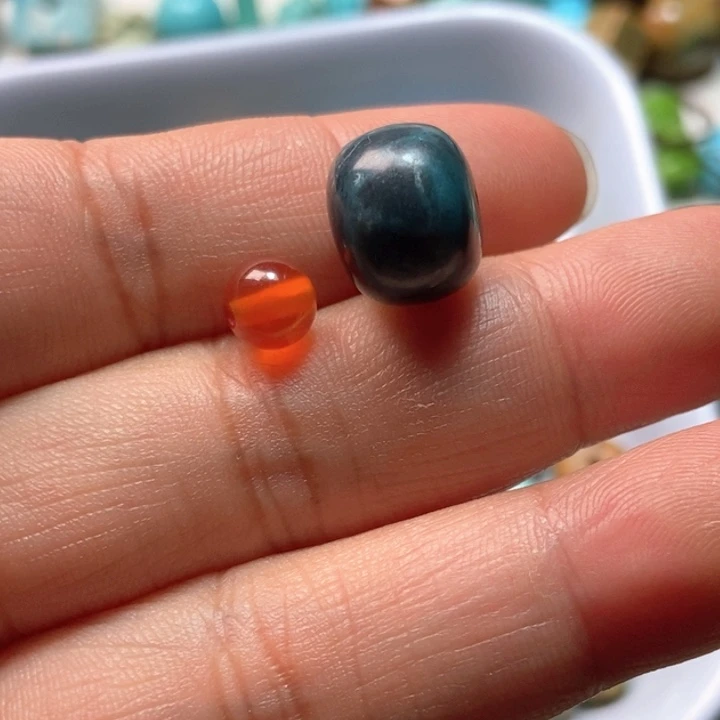 南红玛瑙未镶嵌颈饰