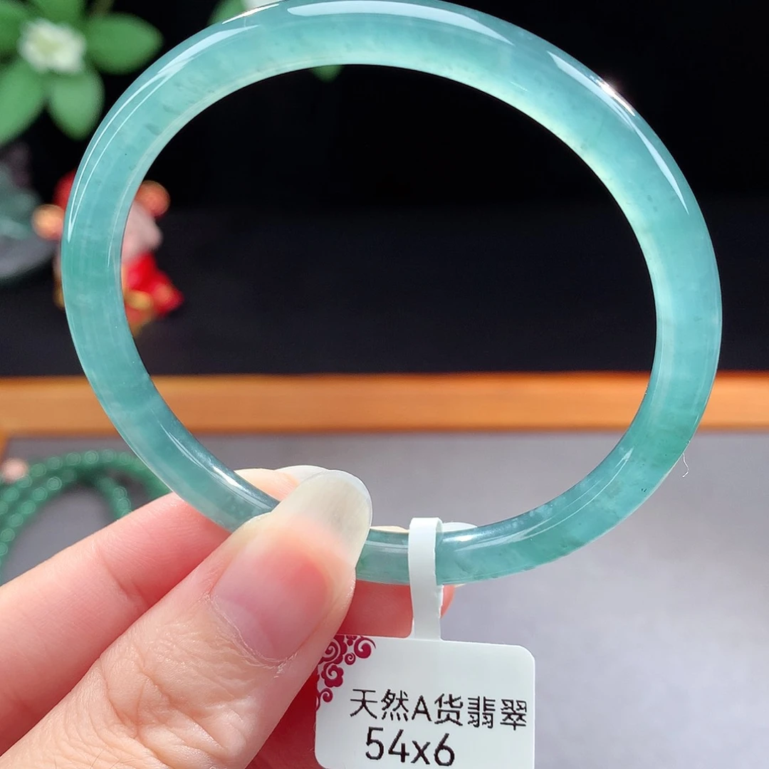 未镶嵌手镯（圆镯）翡翠
