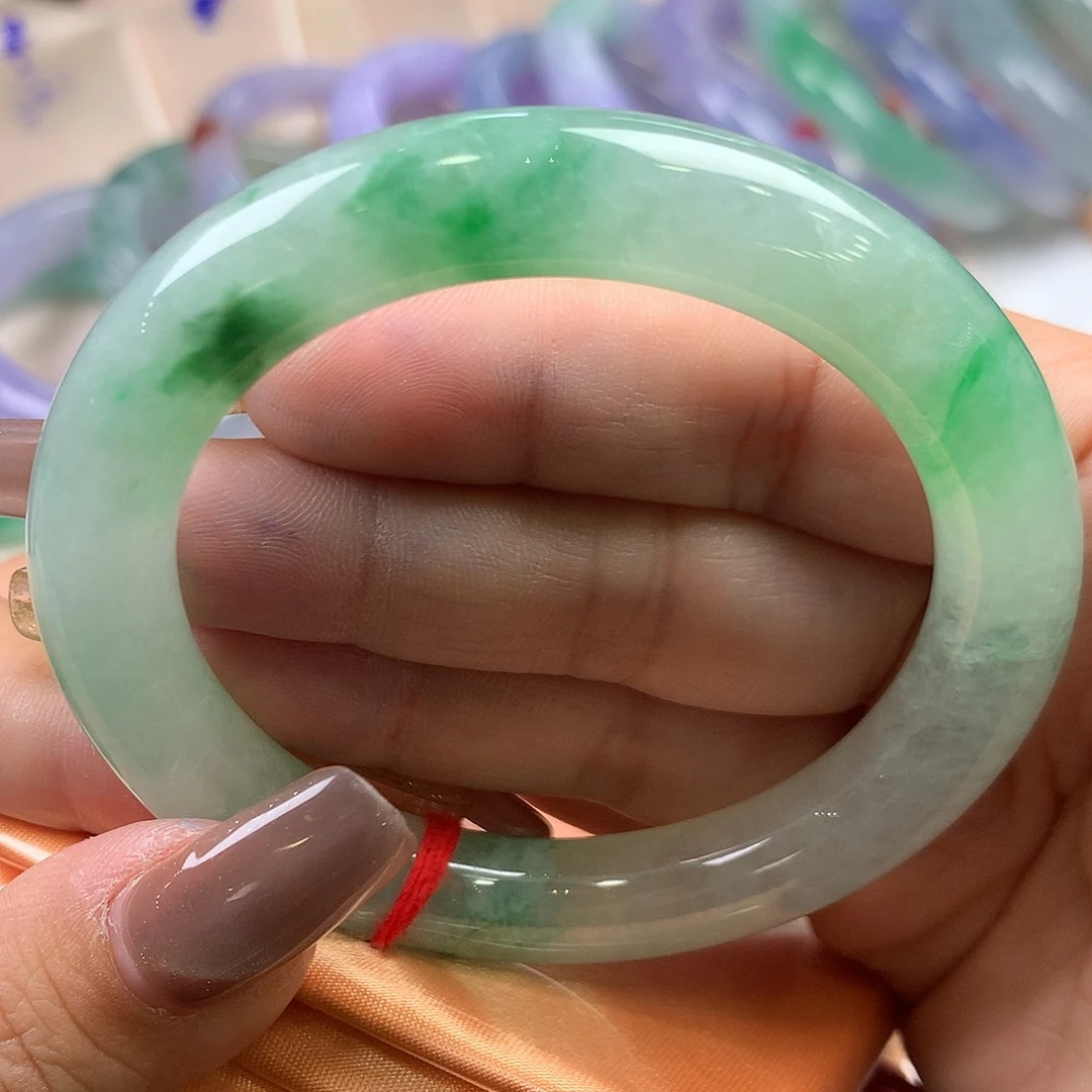 翡翠未镶嵌手镯52.6圆条