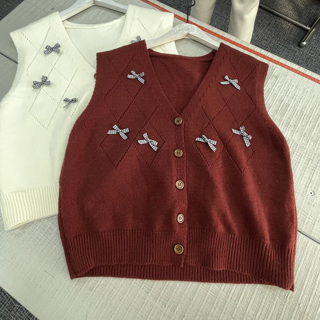 657号 百搭蝴蝶结复古V领绣花针织开衫马甲洋气春季马夹