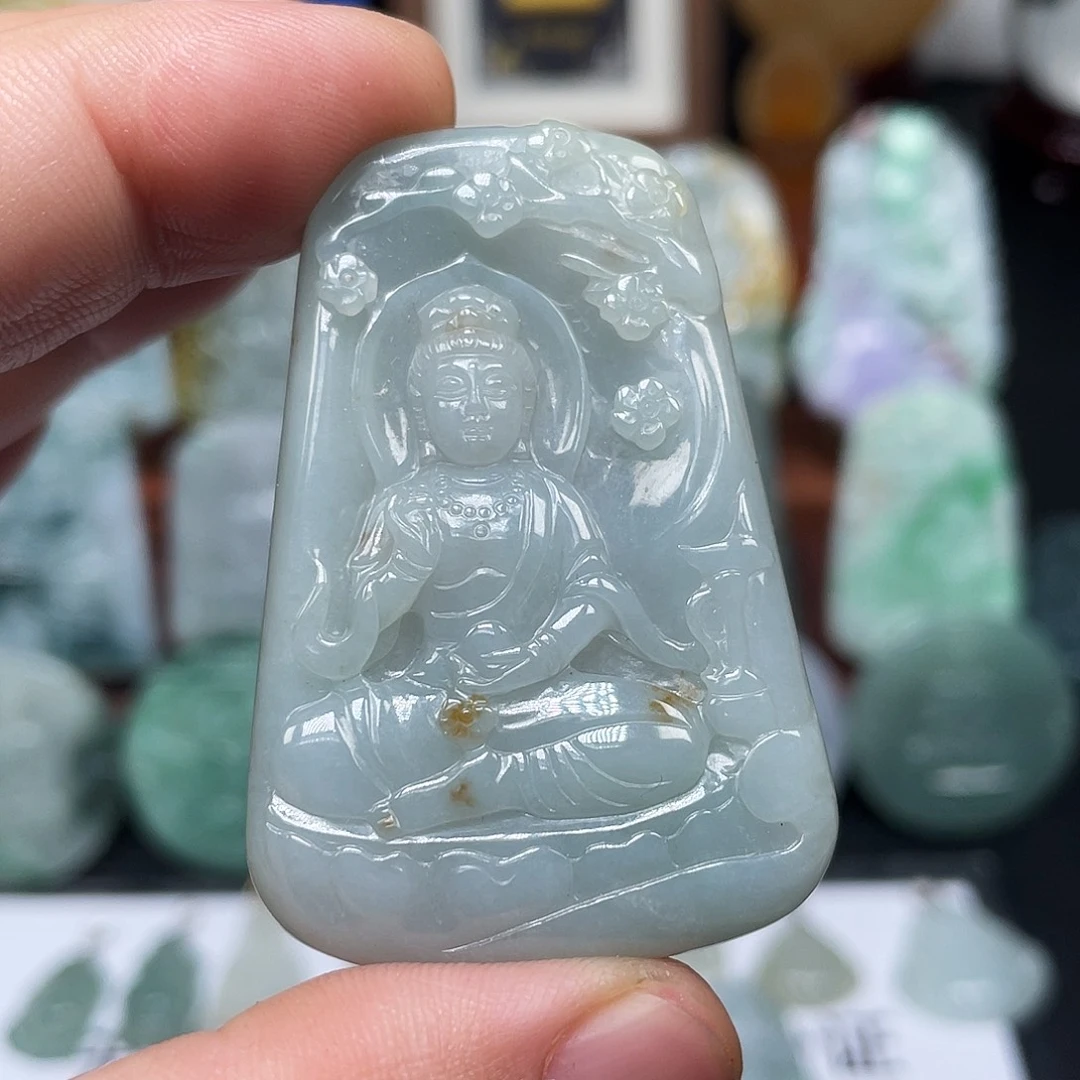 翡翠未镶嵌颈饰观音