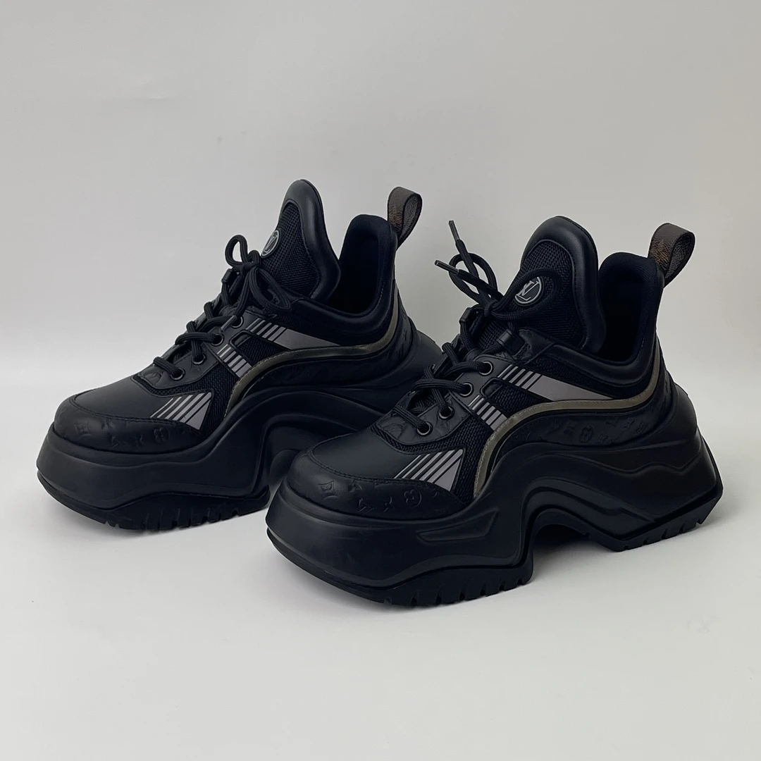95新 LouisVuitton/路易威登 37码 黑色老爹鞋2.0/ML02017