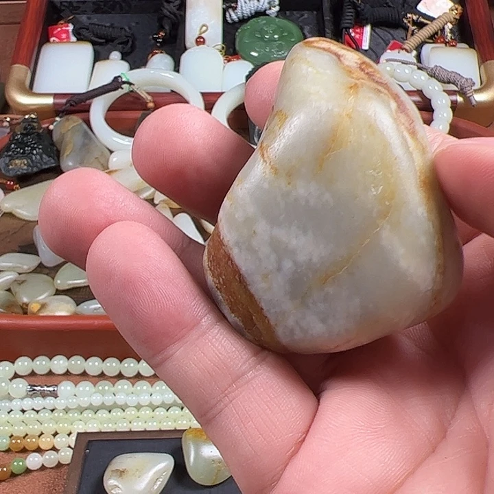 和田玉未镶嵌车挂