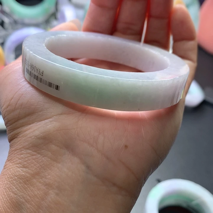 未镶嵌翡翠手镯定制翡翠