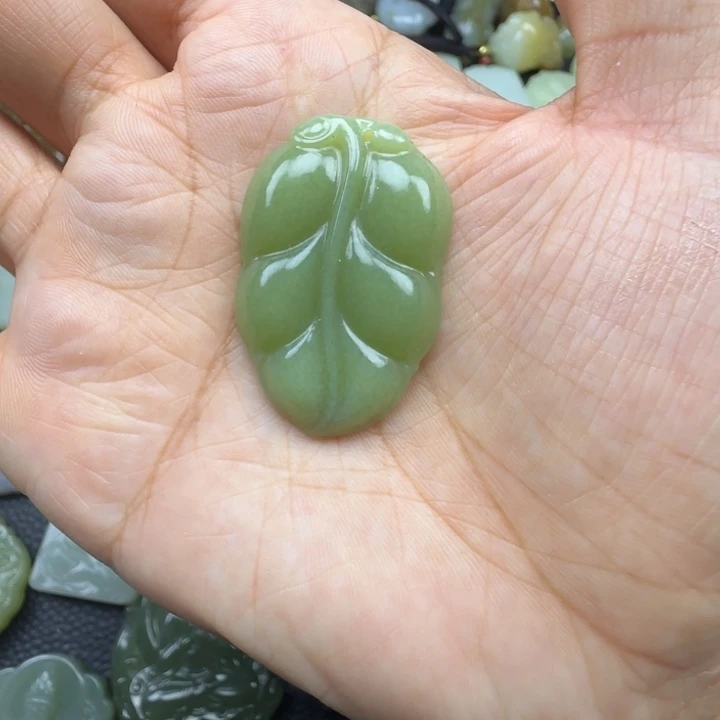 和田玉未镶嵌珠宝奇石