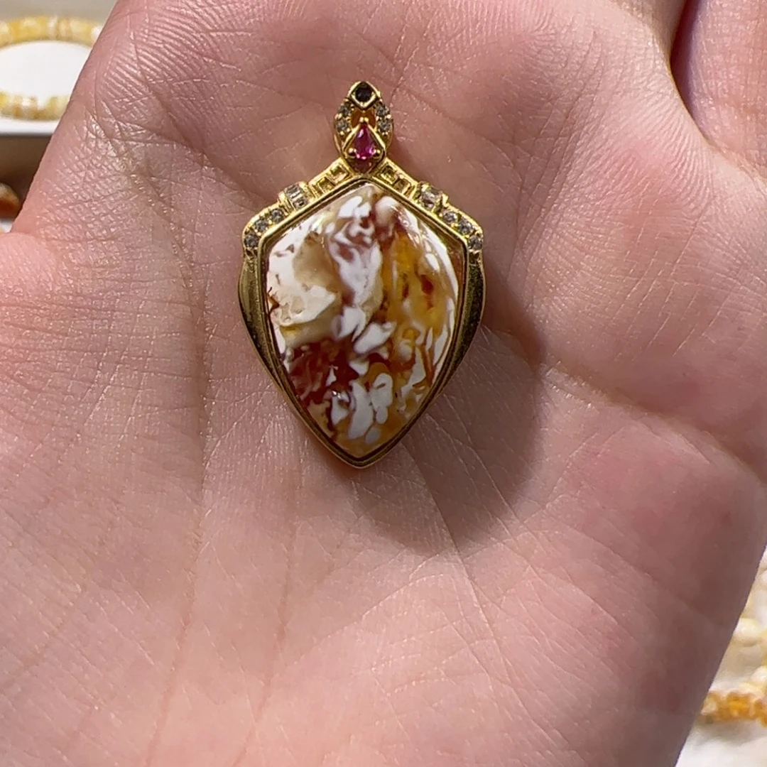 琥珀未镶嵌珠宝奇石金瓷白溶洞吊坠