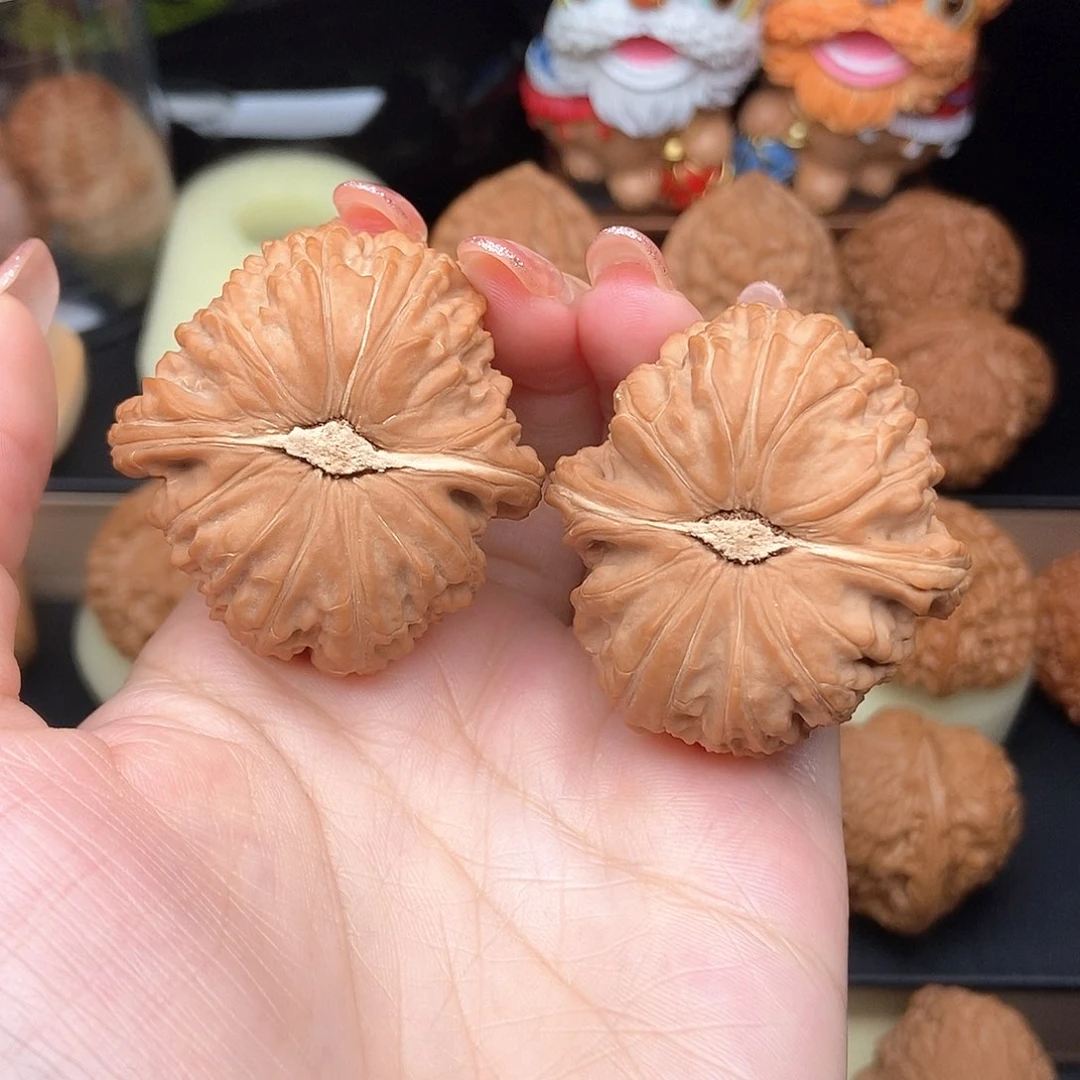 文玩核桃把件42南瓜底白狮子