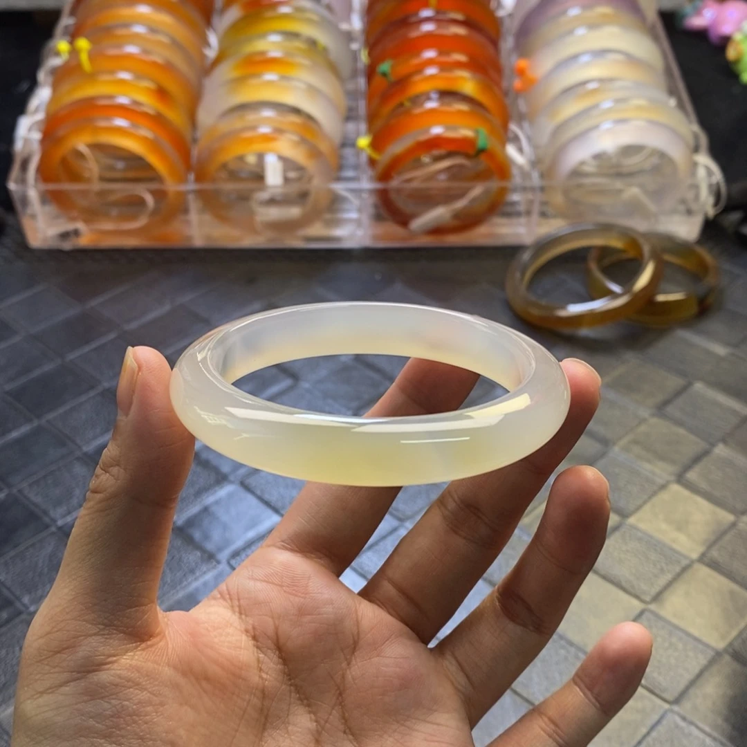 手镯玛瑙/玉髓未镶嵌