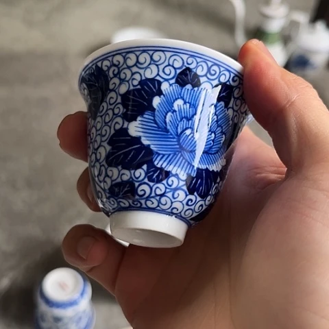 手绘杯一个陶瓷陶瓷