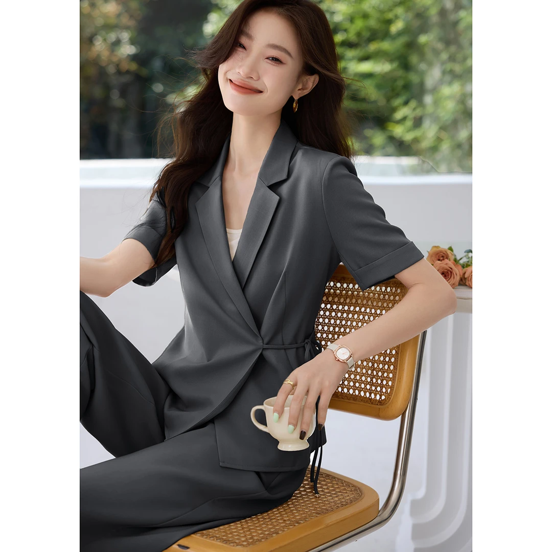 沫晗依美2025秋中袖上衣显瘦长裤气质绑带收腰西装两件套套装